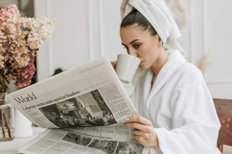 How to Build a Morning Routine That Works (Even If You’re Not a 5AM Person)